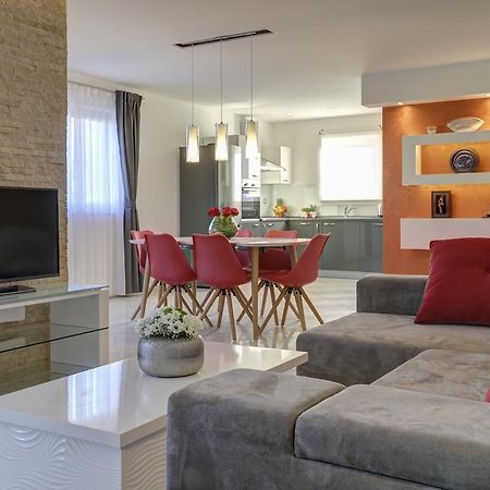 Viras Luxury Holiday Premantura Bagian luar foto