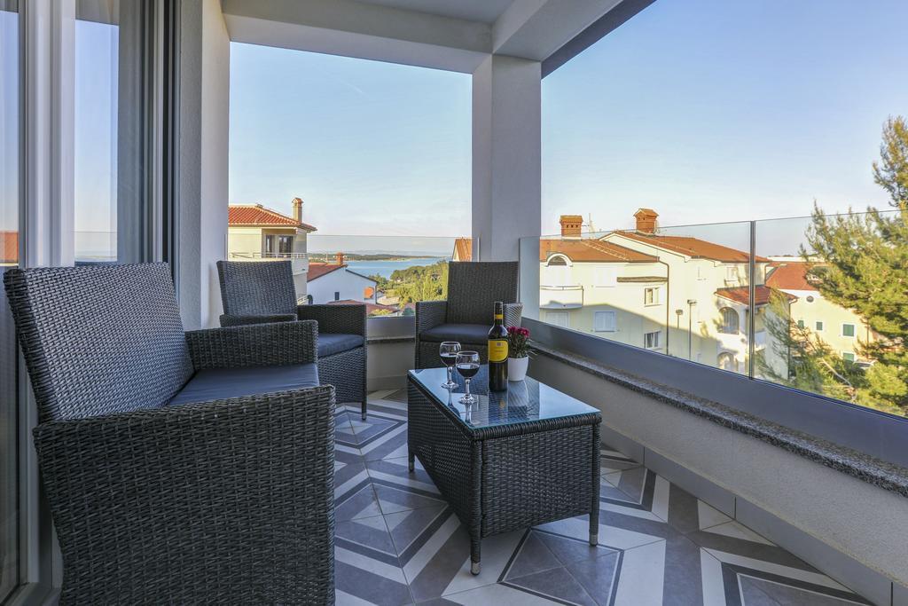 Viras Luxury Holiday Premantura Bagian luar foto
