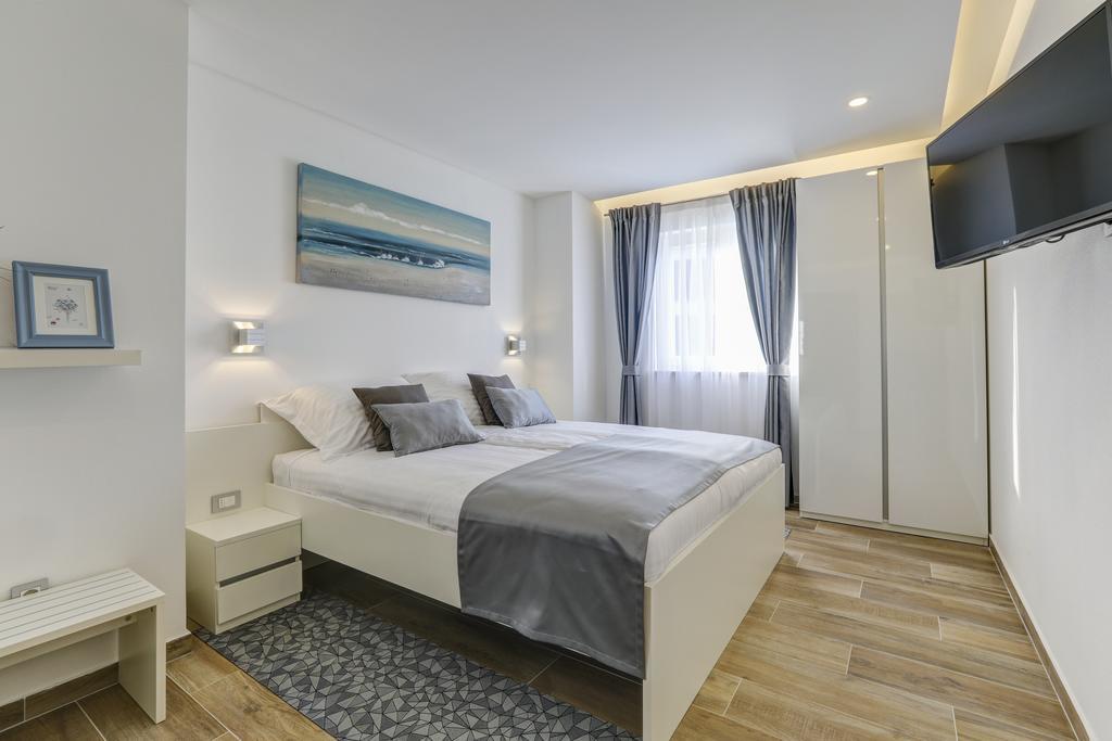 Viras Luxury Holiday Premantura Bagian luar foto